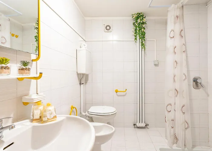 Duomo & Station - Self Check-in & Access *