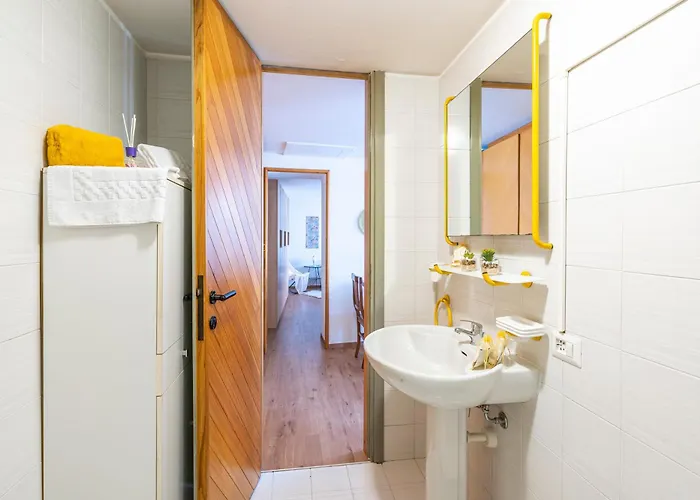 Duomo & Station - Self Check-in & Access קומו