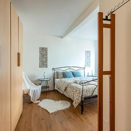 Duomo & Station - Self Check-in & Access Apartment *